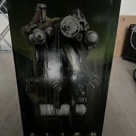 Sideshow Limited Edition alien