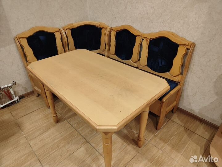 Кухонный стол