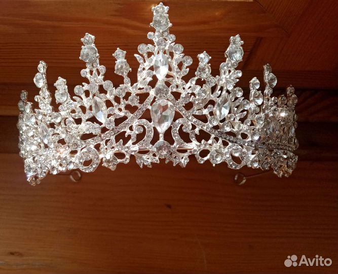 Диадема, корона