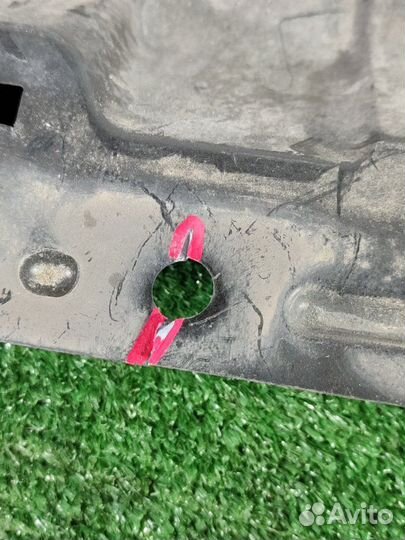 Защита двигателя передняя правая Toyota Wish ZGE20