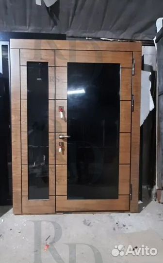 Уличная металлическая дверь для дома