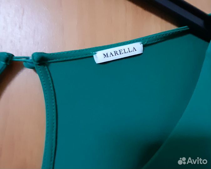 Отличное зеленое платье 48 р