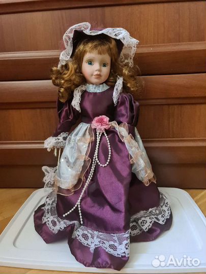Кукла фарфоровая коллекционная