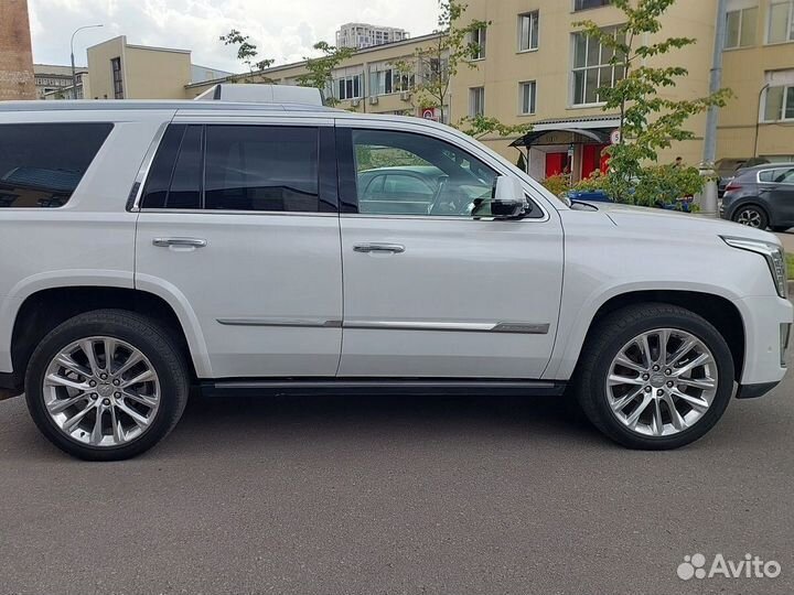 Cadillac Escalade 6.2 AT, 2018, 167 667 км