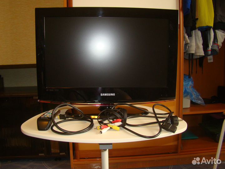 ЖК телевизор samsung LE22B450C8W