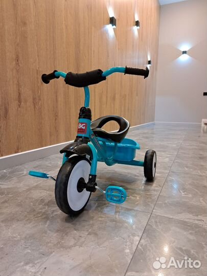 Детский трехколесный велосипед