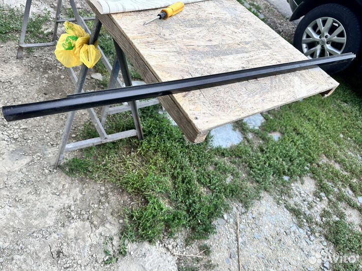 Молдинг стекла ниссан мурано