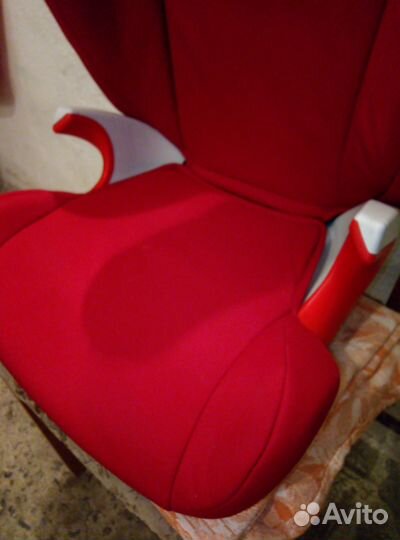 Автомобильное кресло