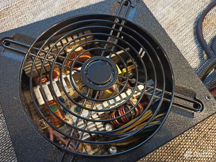 Блок питания 600w (на запчасти)