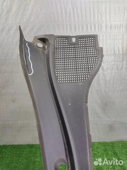 Решетка стеклоочистителей Renault Clio 3 2006