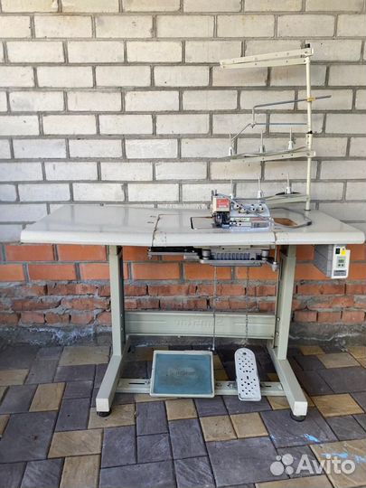 Продам оверлок пятинитка