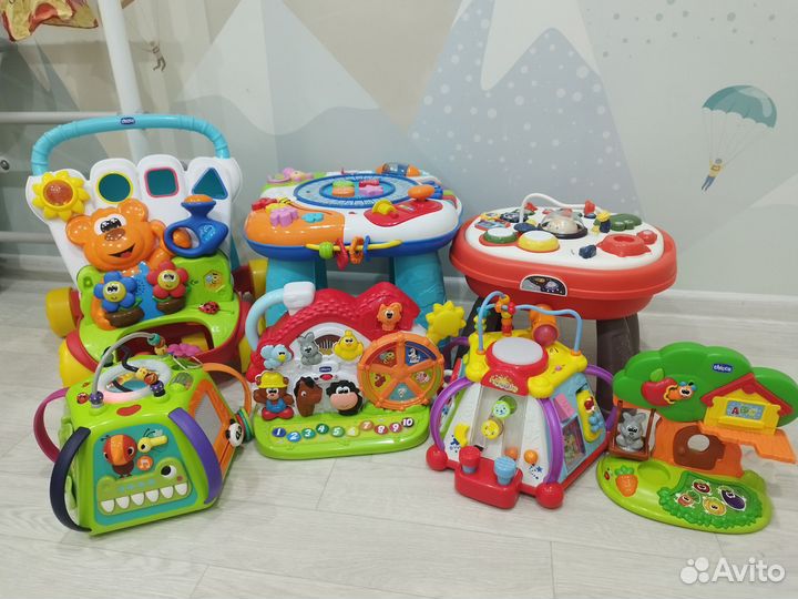 Развивающие игрушки для малышей chicco, baby go