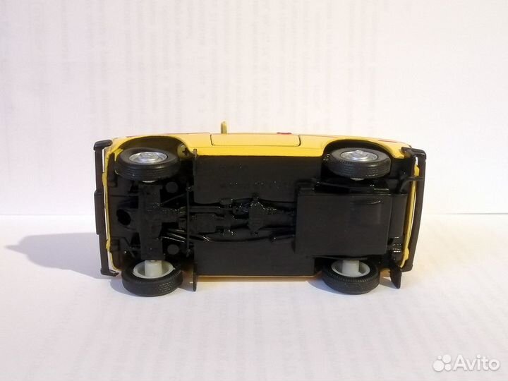 Ваз-2121 Нива Аварийная Autotime Collection Welly