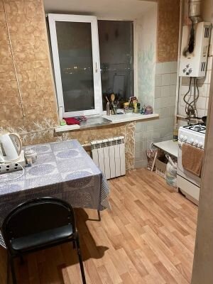 2-к. квартира, 43 м², 3/4 эт.