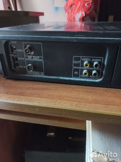 Видеомагнитофон philips