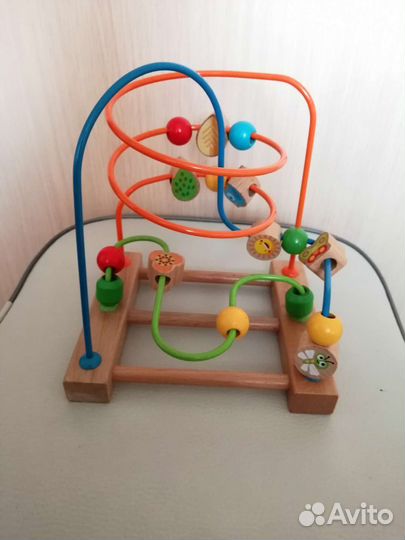 Лабиринт с цветными шариками