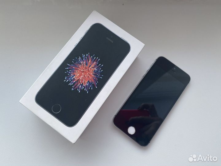 iPhone SE, 32 ГБ