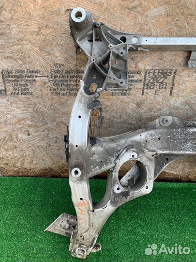 Подрамник передний Bmw 528 F10 3.0 N52B30 2011