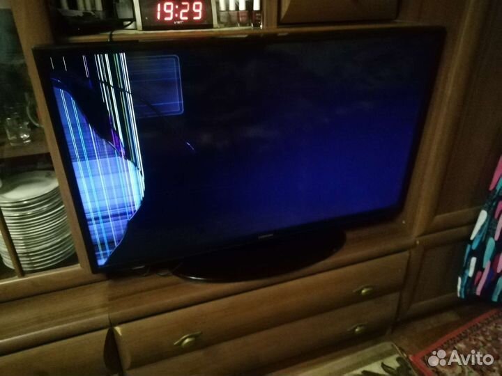 Телевизор Samsung 40 дюймов