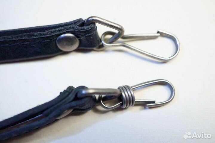 Ремешок с карабином на руку