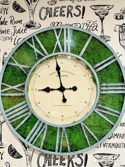 Часы настенные с мхом