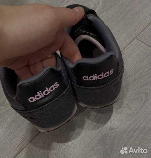 Кроссовки adidas