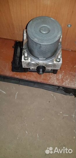 Блок abs nissan teana j32