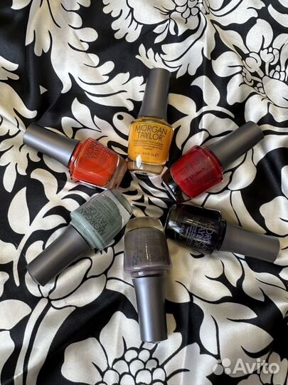 Коллекция лаков для ногтей