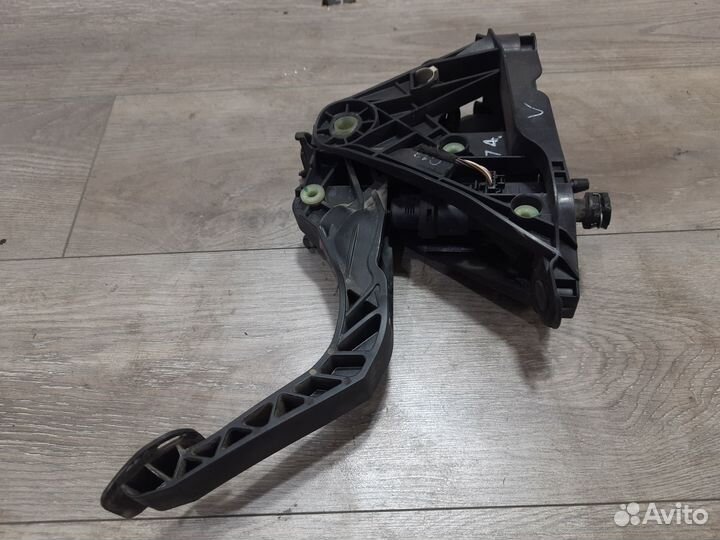 Педаль сцепления для Skoda Octavia A7