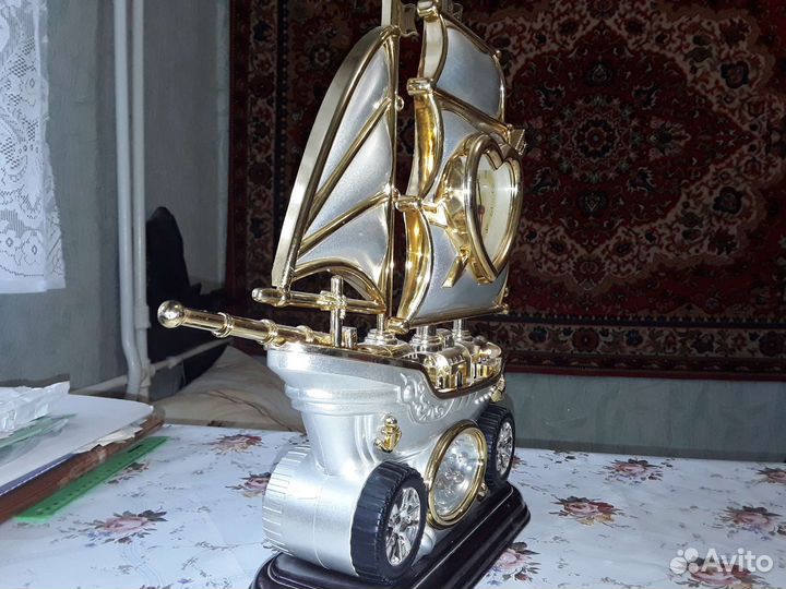 Часы настольные 