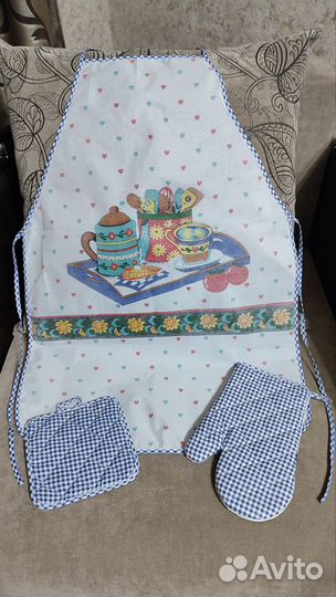 Кухонный набор- фартук и прихватки