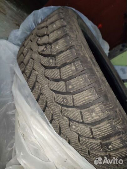 Bridgestone Blizzak Spike-01 225/60 R17