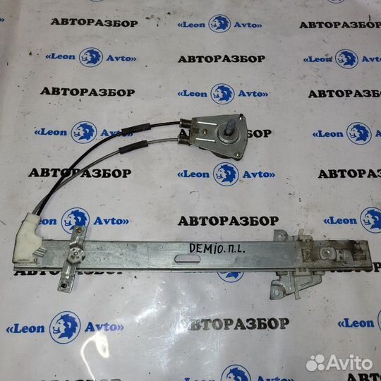 Стеклоподъемник механический передний левый Mazda