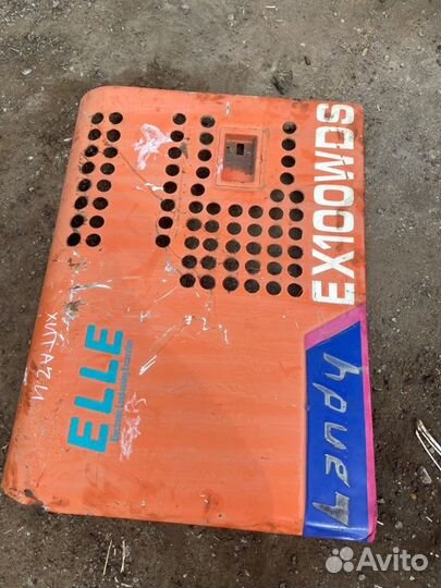 Люк отсека. Hitachi Ex100Wd-2 экскаватор 4BD1T