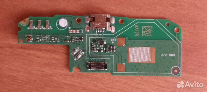 Смартфон на запчасти Asus zb500kl