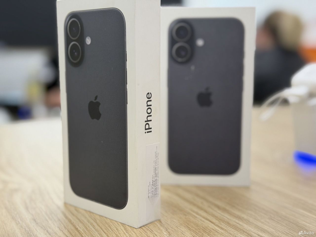iPhone 17, 256 ГБ, SIM + eSIM
