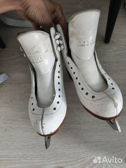 Коньки фигурные Axel