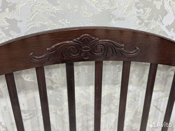 Детская кроватка с маятником и ящиком