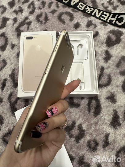Телефон iPhone 7 plus