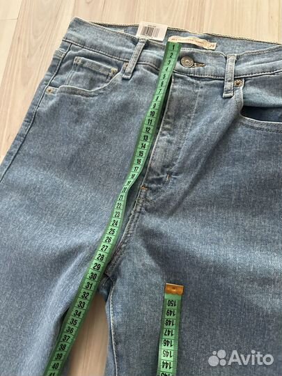 Джинсы Levis