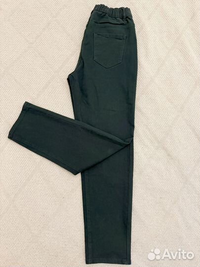 Джинсы зеленые