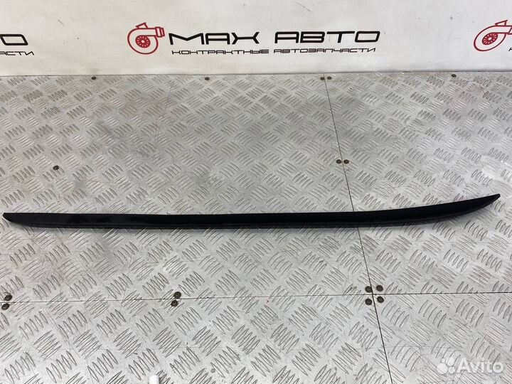 Б/У накладка лобового стекла (молдинг) правый Ford