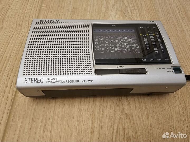 Радиоприемник б/у Sony ICF-SW11