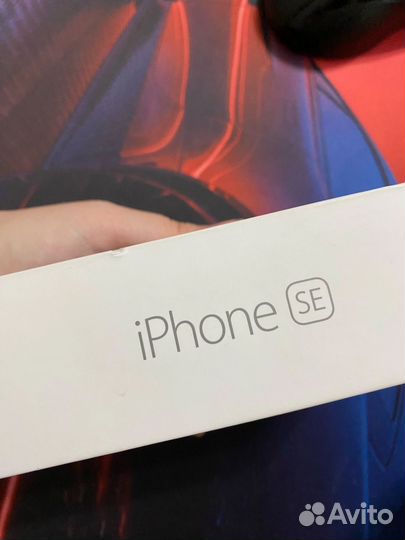 iPhone SE, 32 ГБ