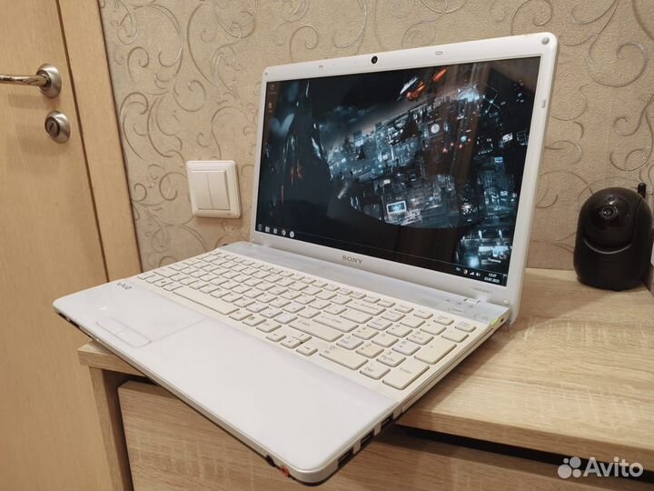 Ноутбук стильный Sony vaio учеба работа