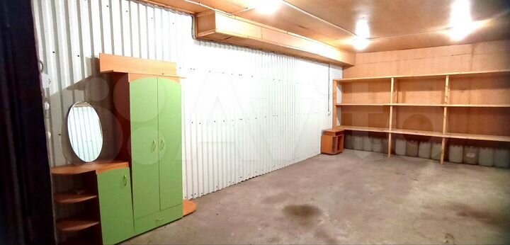 Гараж, > 30 м²