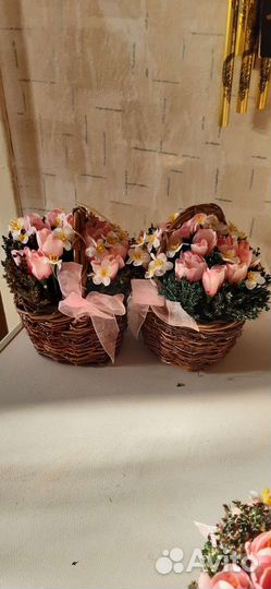 Вазочки плетеные с цветами