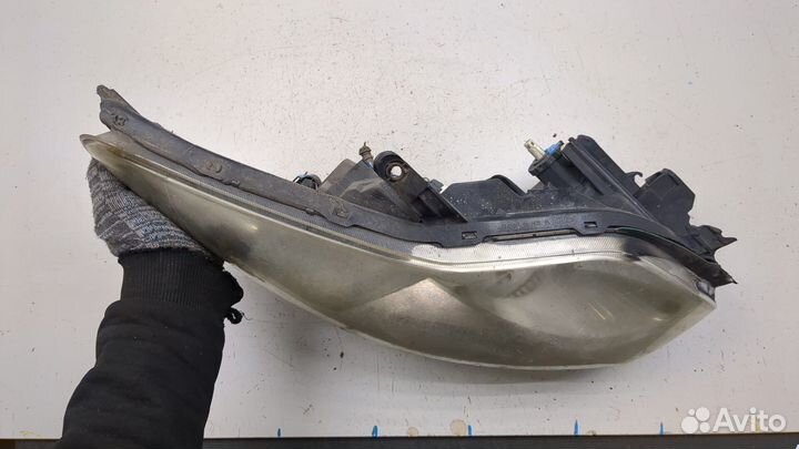 Фара (передняя) правая Toyota Auris E15