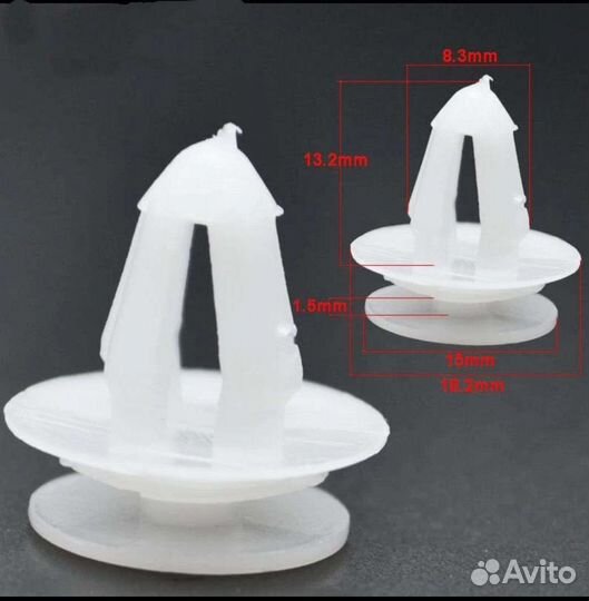 Клипса для дверных карт автомобиля