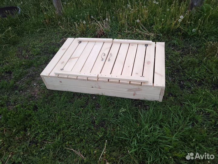 Песочница с крышкой
